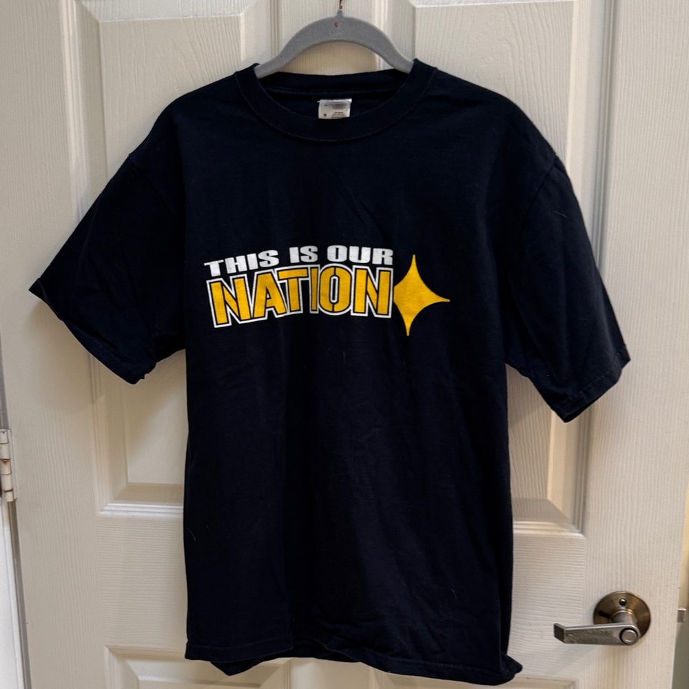 Steelers Gildan Black T-Shirt with Yellow Graphic